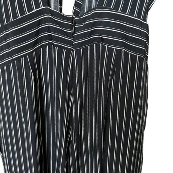 𝅺NWT Faithfull The Brand Pinstripe Black‎ & White Cedric Jumpsuit Women Sz 4 - Picture 6 of 8